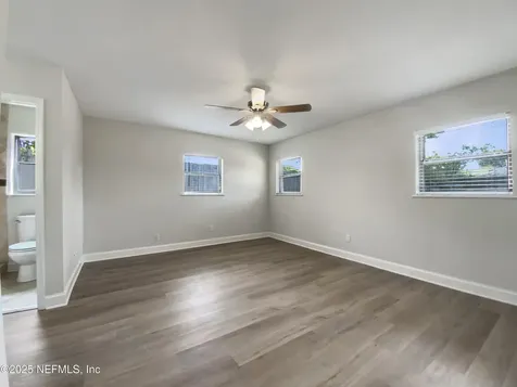 6326 Saradale Court Jacksonville FL 32216