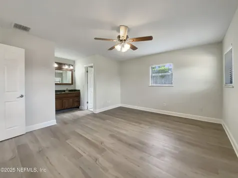 6326 Saradale Court Jacksonville FL 32216