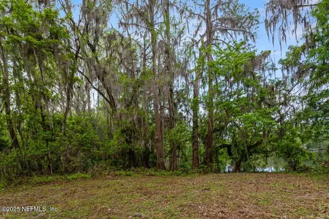 1017 Old Gainesville Highway Interlachen FL 32148