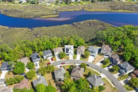 468 Auburn Oaks Road E Jacksonville FL 32218