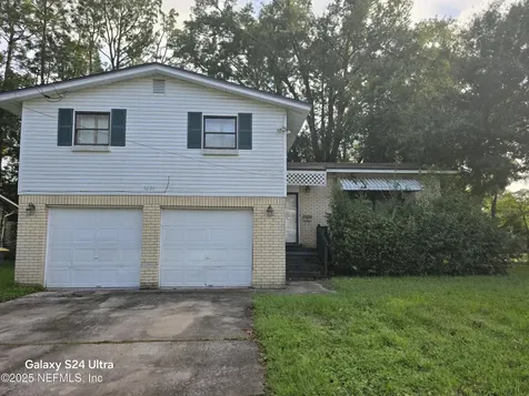 5226 Dostie Drive S Jacksonville FL 32209