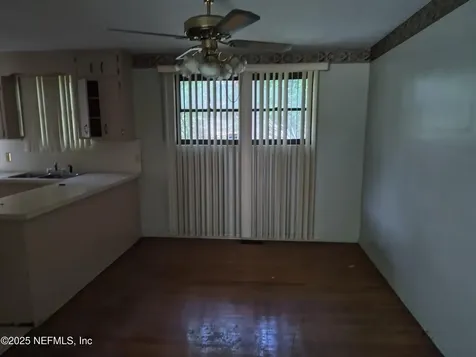 5226 Dostie Drive S Jacksonville FL 32209