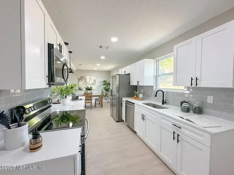 7581 Falcon Trace Court Jacksonville FL 32222