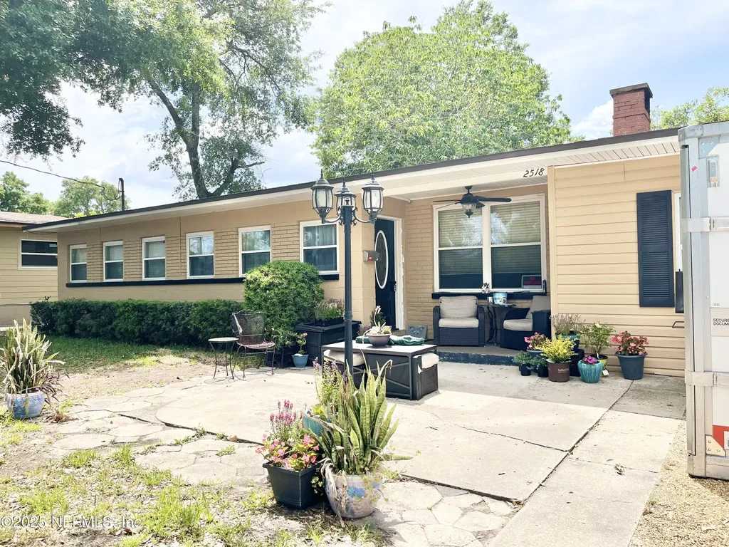 2518 Columbine Drive N Jacksonville FL 32211