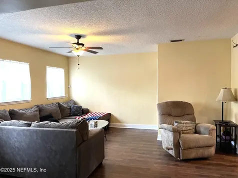 2518 Columbine Drive N Jacksonville FL 32211