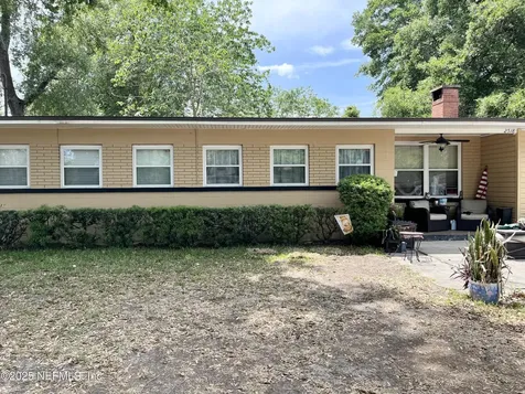 2518 Columbine Drive N Jacksonville FL 32211
