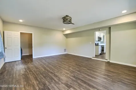 10568 Lake View Road E Jacksonville FL 32225