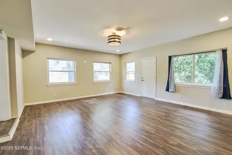 10568 Lake View Road E Jacksonville FL 32225