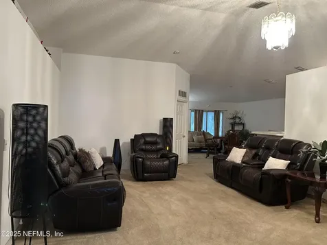 9387 Thorn Glen Road Jacksonville FL 32208