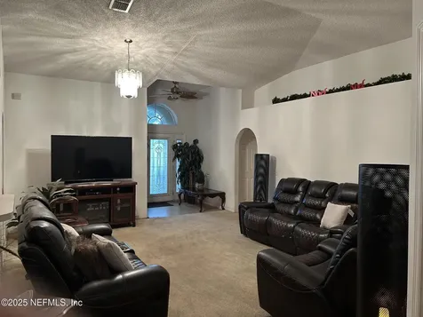 9387 Thorn Glen Road Jacksonville FL 32208