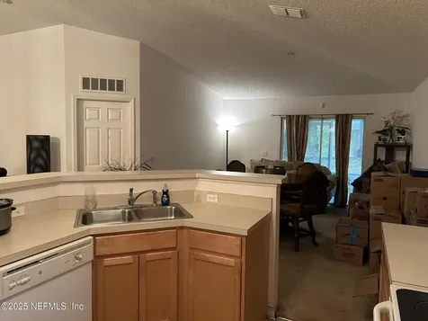 9387 Thorn Glen Road Jacksonville FL 32208
