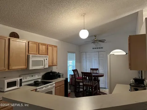 9387 Thorn Glen Road Jacksonville FL 32208