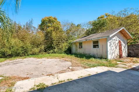 1945 Indies Drive E Jacksonville FL 32246