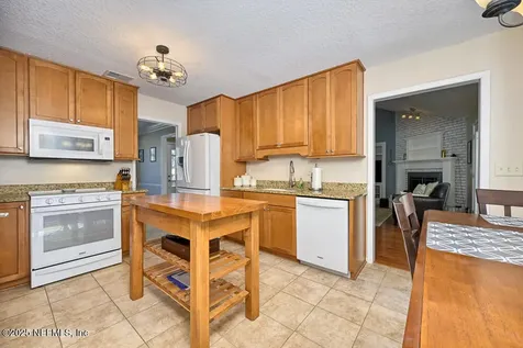 3758 Helicon Drive Jacksonville FL 32223