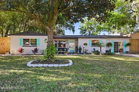 6024 Robbins Circle S Jacksonville FL 32211