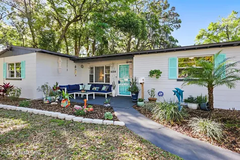 6024 Robbins Circle S Jacksonville FL 32211