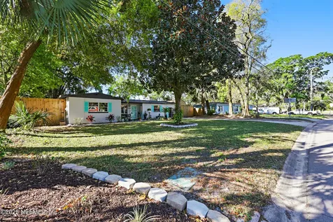 6024 Robbins Circle S Jacksonville FL 32211
