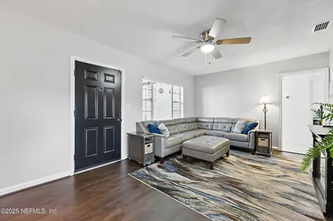 6024 Robbins Circle S Jacksonville FL 32211