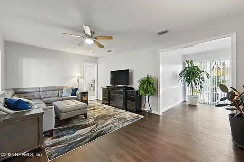 6024 Robbins Circle S Jacksonville FL 32211