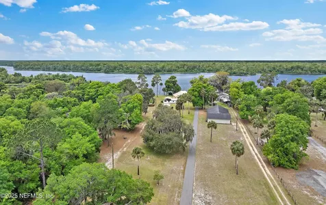 343 E Buffalo Bluff Road Satsuma FL 32189