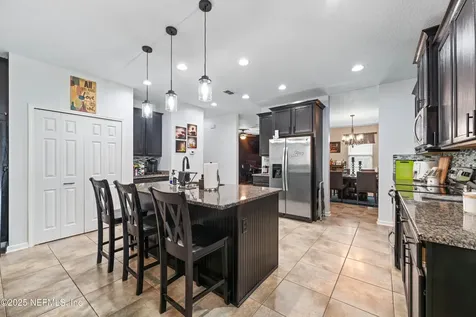 2385 Christi Lakes Court Jacksonville FL 32221