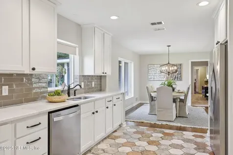 4333 Silverwood Lane Jacksonville FL 32207