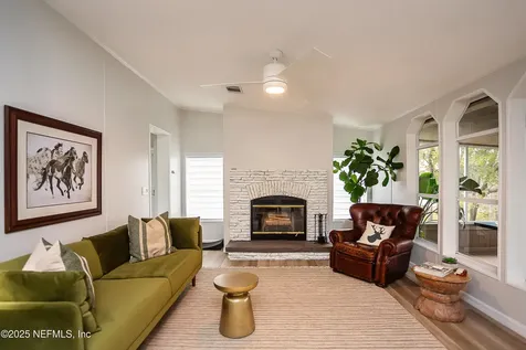 9839 NW 38th Terrace Branford FL 32008