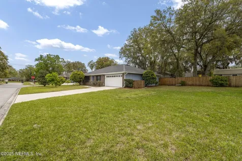 4336 Gentle Knoll Drive N Jacksonville FL 32258