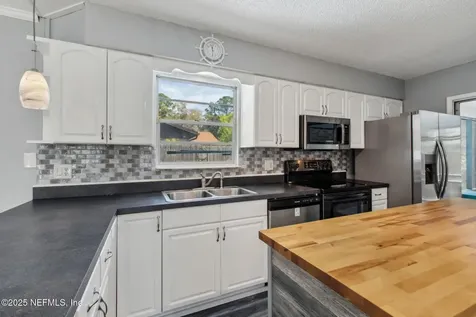 8401 Country Creek Boulevard Jacksonville FL 32221