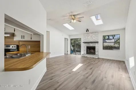 1468 Classic Oak Court Jacksonville FL 32225