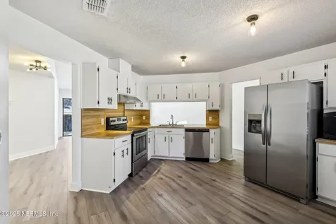 1468 Classic Oak Court Jacksonville FL 32225