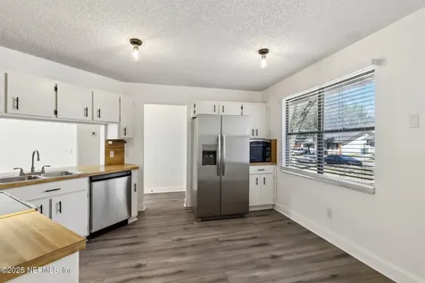 1468 Classic Oak Court Jacksonville FL 32225