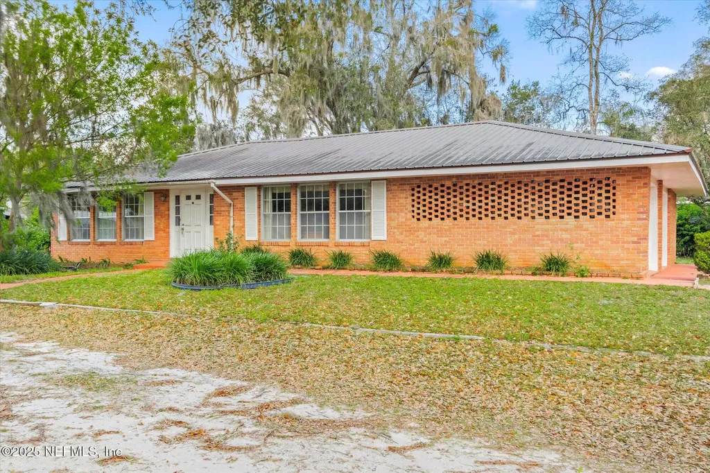 111 Nancy Place Palatka FL 32177