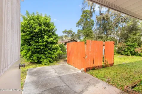 111 Nancy Place Palatka FL 32177