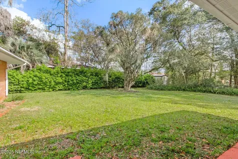 111 Nancy Place Palatka FL 32177