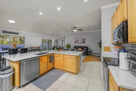 24 Squirrel Place Palm Coast FL 32164