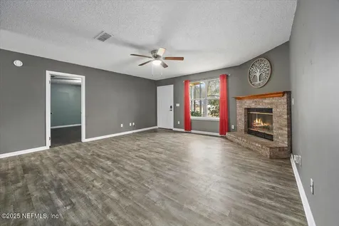 1190 Lions Den Drive Green Cove Springs FL 32043
