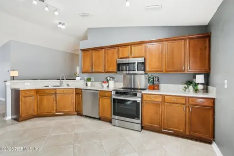 1832 Creekview Drive Green Cove Springs FL 32043