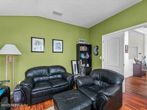 12048 Scarsdale Drive Jacksonville FL 32246