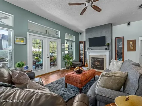 12048 Scarsdale Drive Jacksonville FL 32246