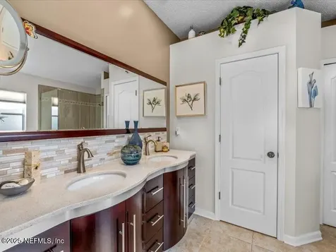 12048 Scarsdale Drive Jacksonville FL 32246
