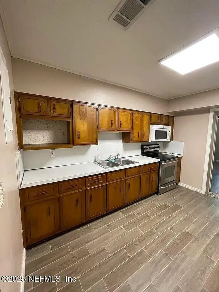 8929 Macarthur Court S Jacksonville FL 32216