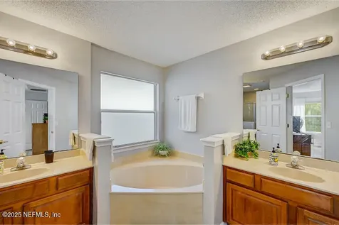 10019 Rosewood Glen Lane Jacksonville FL 32219