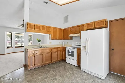 70 N Dolphin Avenue Middleburg FL 32068