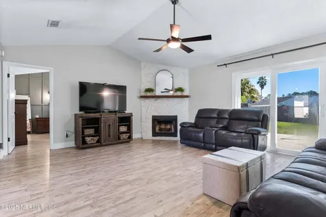 125 Prindle Drive E Jacksonville FL 32225
