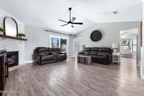 125 Prindle Drive E Jacksonville FL 32225