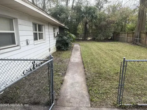 7018 Arques Road Jacksonville FL 32205