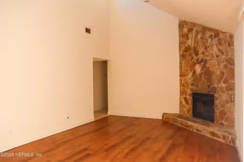 8147 Cayuga Trail E Jacksonville FL 32244
