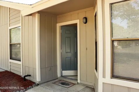 8147 Cayuga Trail E Jacksonville FL 32244