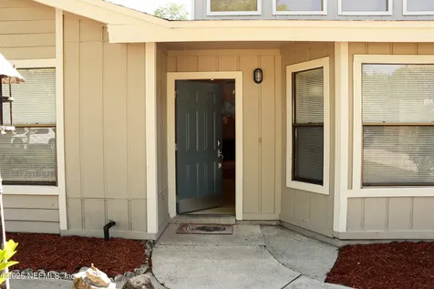 8147 Cayuga Trail E Jacksonville FL 32244